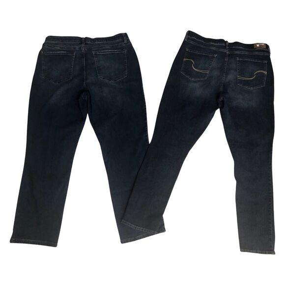 Levi’s Strauss Signature and Wonderly Jeans Size 16 Blue Denim Lot of 2 - Picture 1 of 9